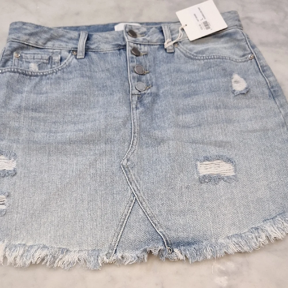New JBD Button Fky Just Black Distressed Light Wash Denim Skirt 80s Vibes Frayed